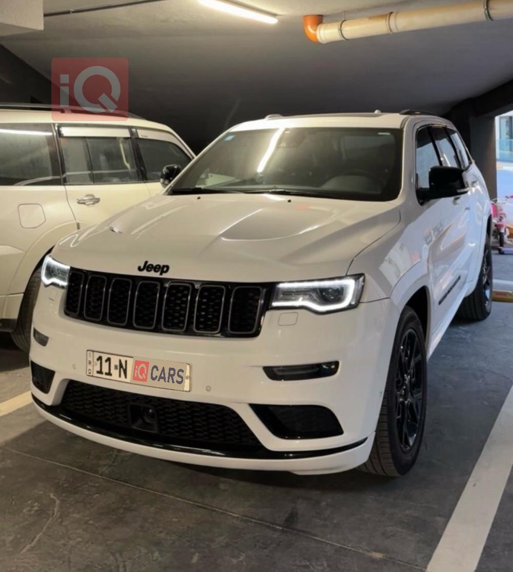 جیپ گراند شیرۆکی